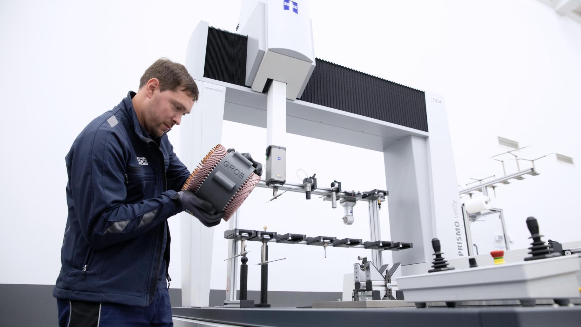 การควบคุมคุณภาพด้วยการสัมผัสบน ZEISS PRISMO verity