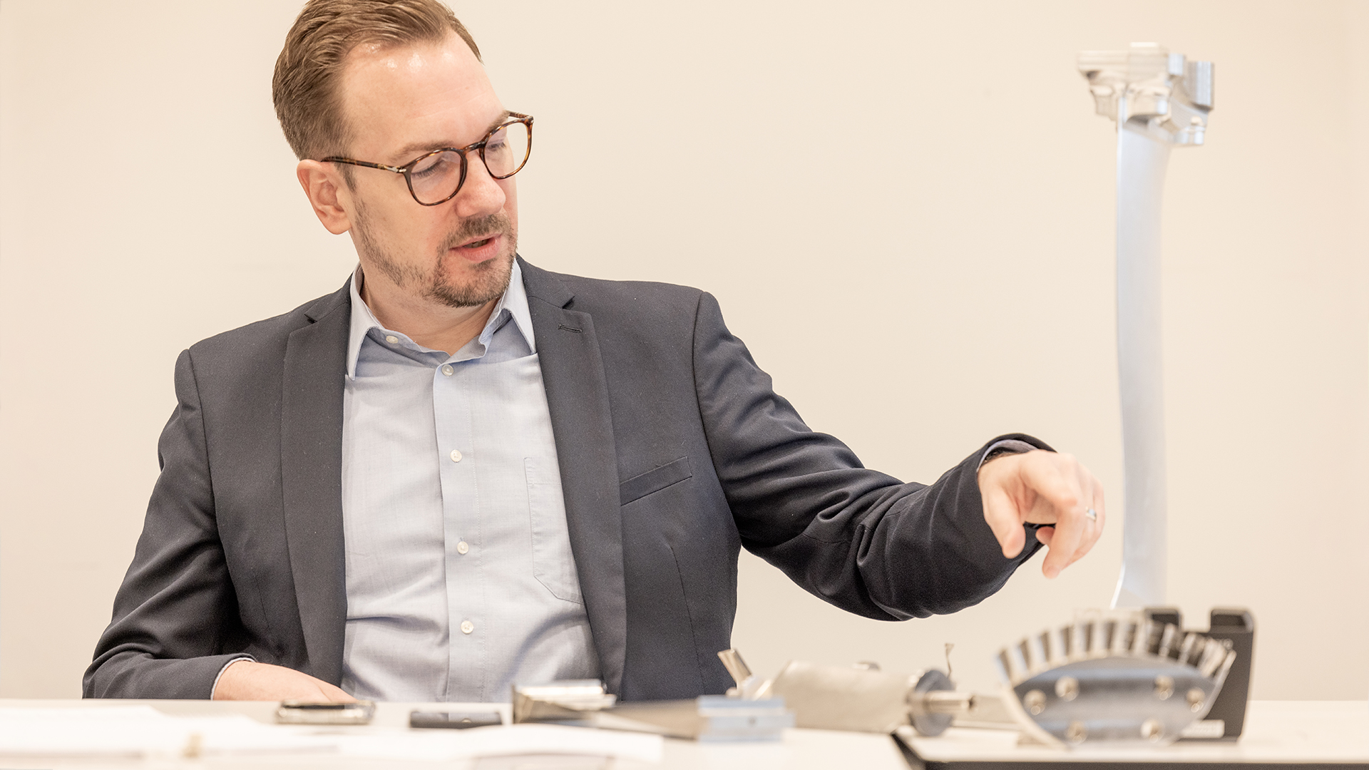 Roland Ziltener กล่าวถึงการตัดเฉือนของใบพัด บลิสก์ และตัวเรือนเครื่องยนต์ 
