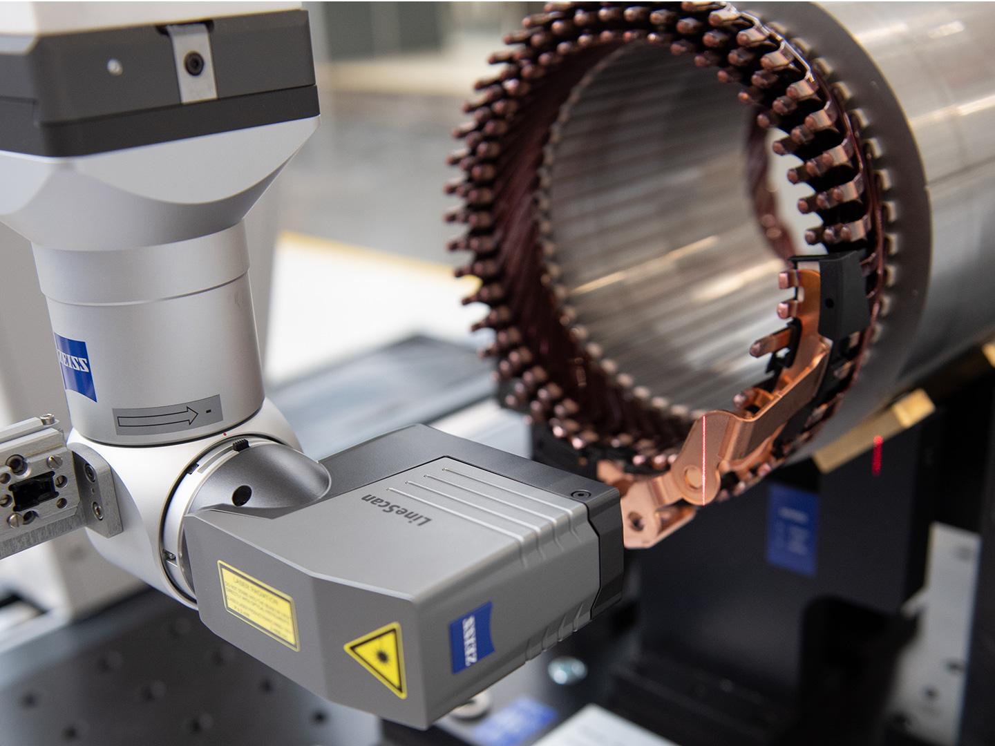 ZEISS LineScan ทำการแปลงหัวขดลวดทั้งหมดเป็นดิจิทัลเพื่อเปรียบเทียบพอยต์คลาวด์กับโมเดล CAD